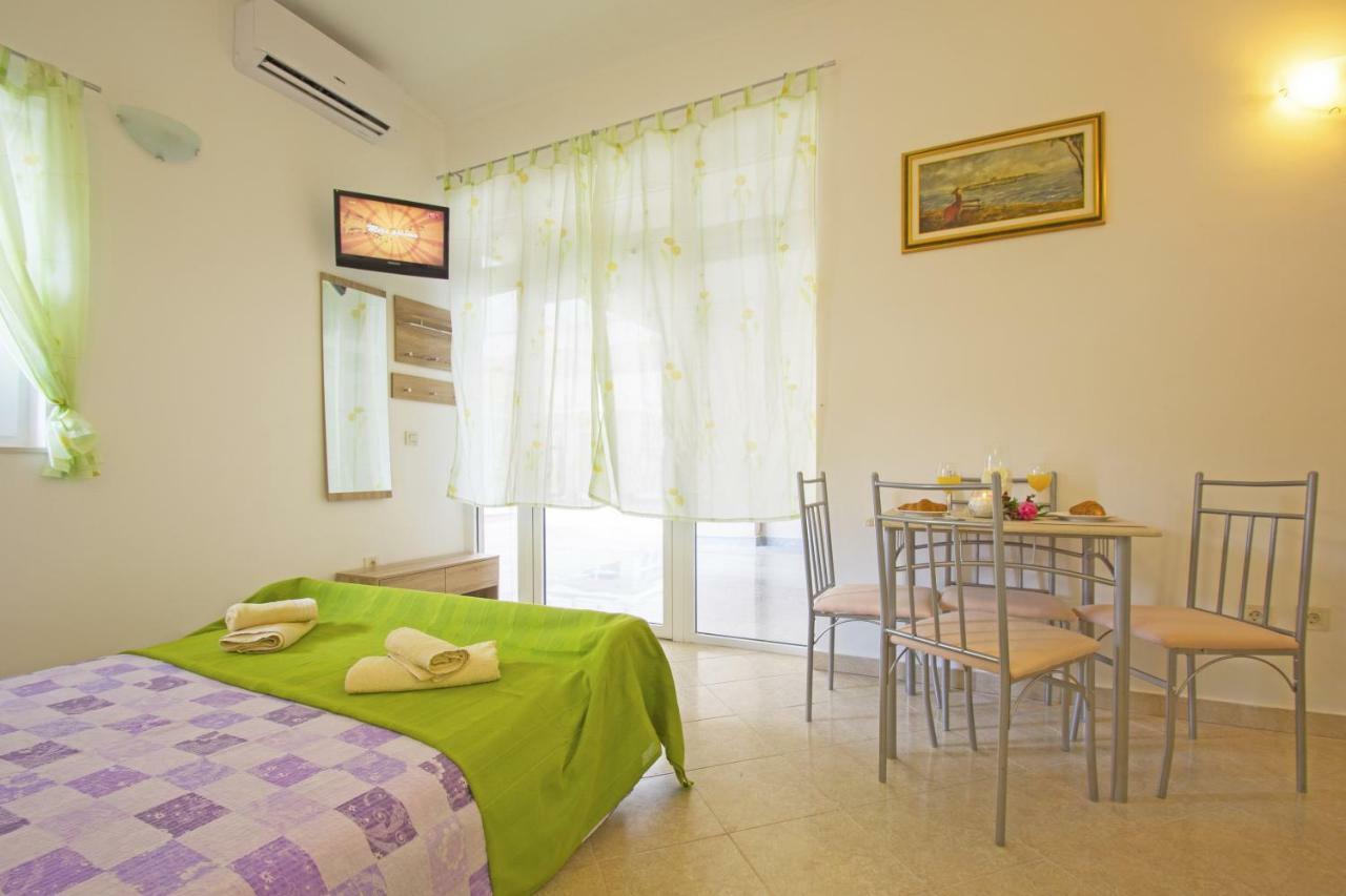 Vito Apartment Novi Vinodolski Exterior photo